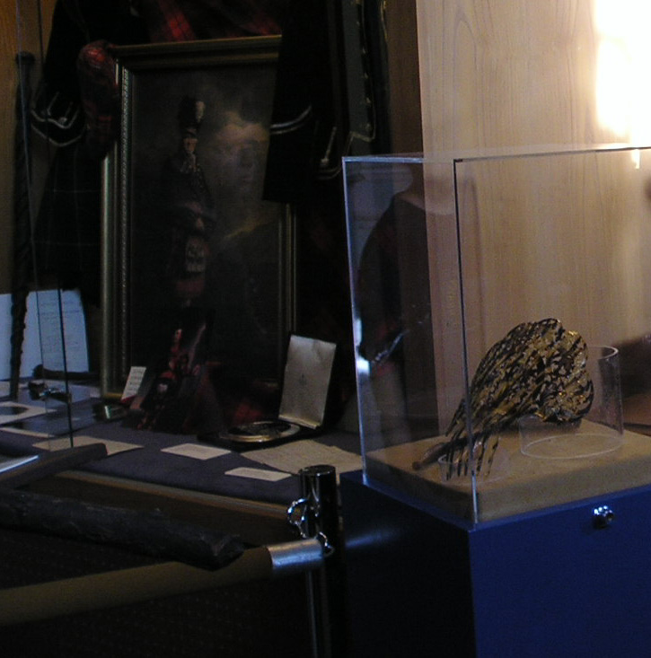 Close up on one figure